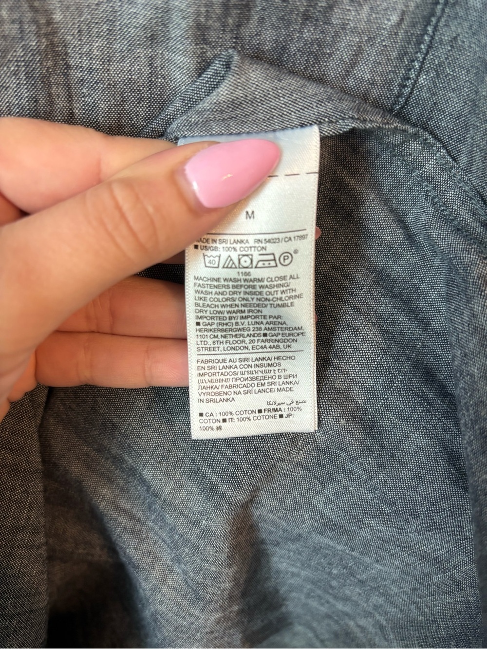 NWT Banana Republic Standard-Fit Chambray Cotton Long Sleeve Button-down Size M - Picture 9 of 9